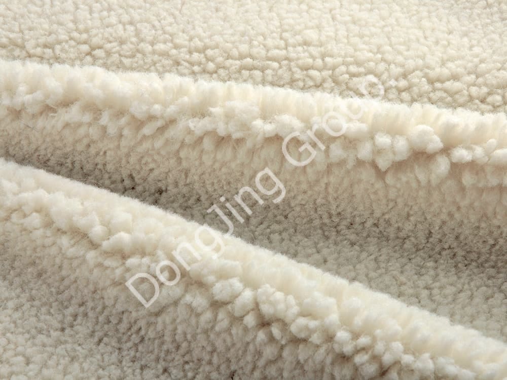 DS0003-Rolă albă reciclată faux fur fabric