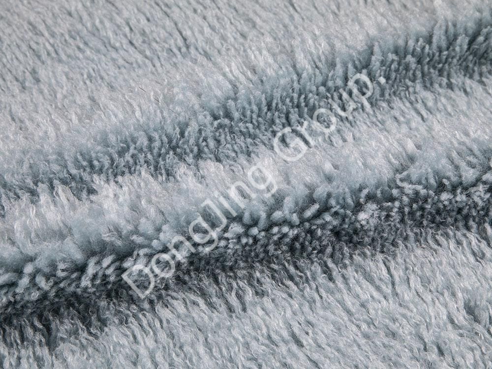 9W1352-Lână de plajă Panax Denax albastră faux fur fabric