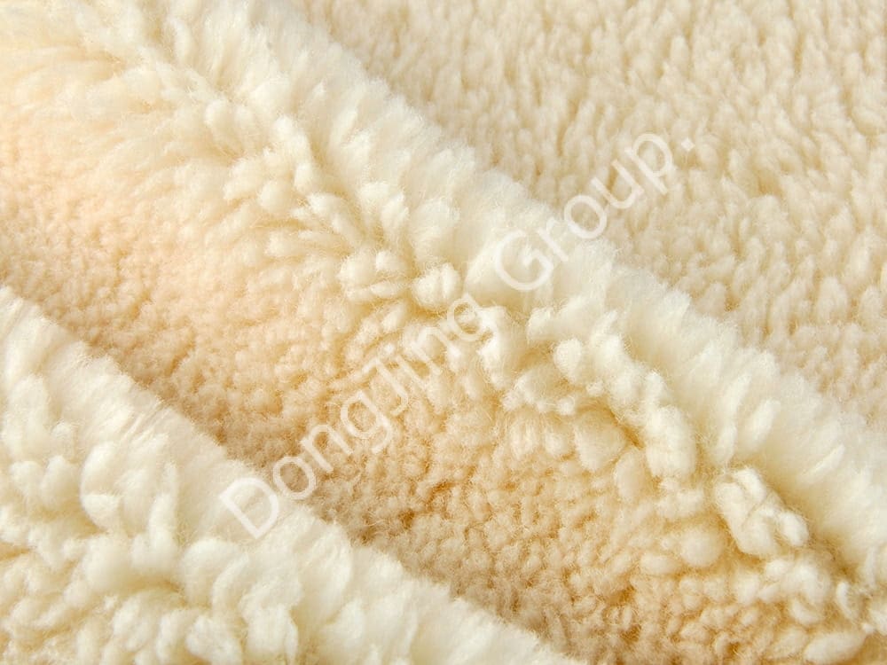 DP0605-Hong Mi păr alb islandez faux fur fabric